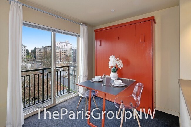 Building Photo - Fabulous Capitol Hill Condo w/View & Tons of Amenities!
