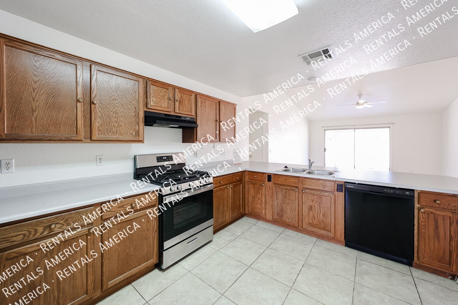 Building Photo - 6524 N 90th Dr