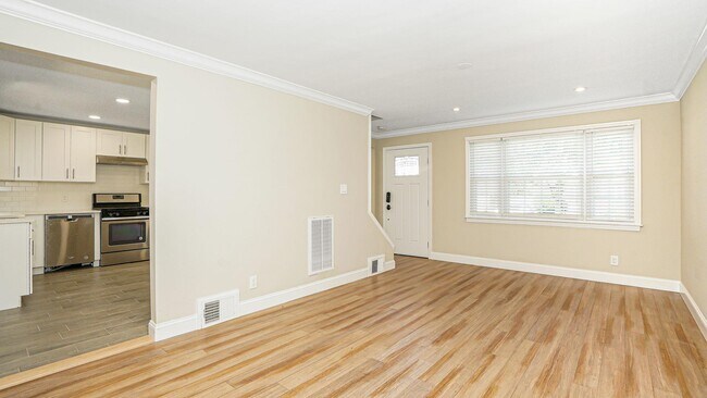 Building Photo - 2282 3rd St