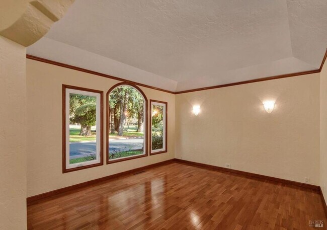 Building Photo - 520 Juilliard Park Dr