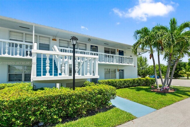 Building Photo - 431 Markham S