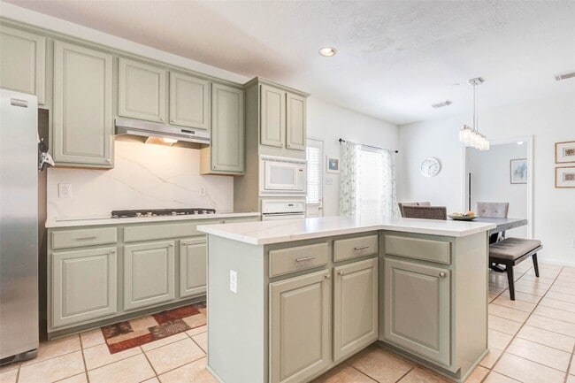 Building Photo - 15415 Longhorn Cavern Dr