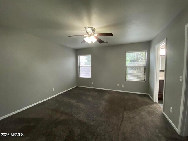 Building Photo - 1117 E Arabian Dr