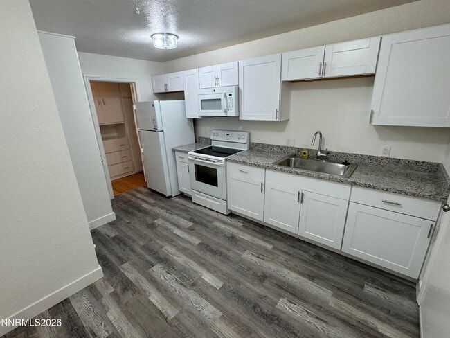 Building Photo - 70 Arden Cir