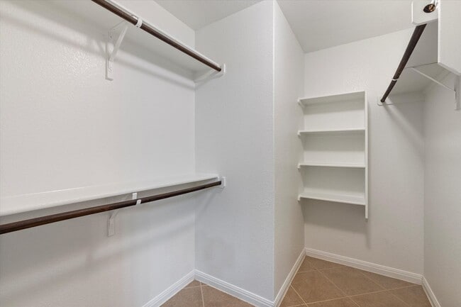 Building Photo - 510 Holiday Creek Ln