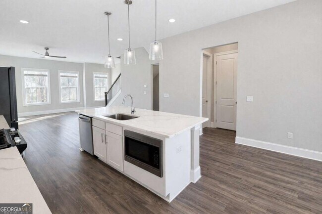 Building Photo - 1375 Walking Wy