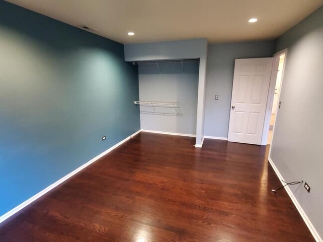 Building Photo - 357 Bloomfield Ln