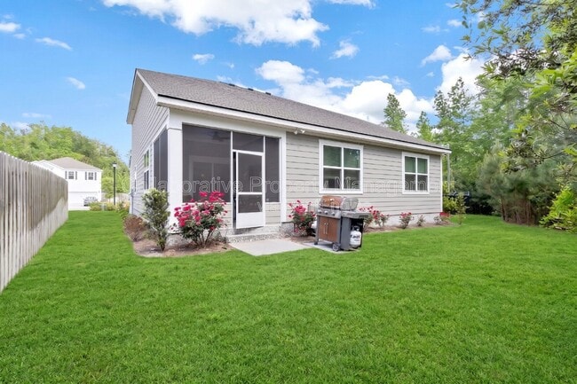 Building Photo - 376 Brennan Dr