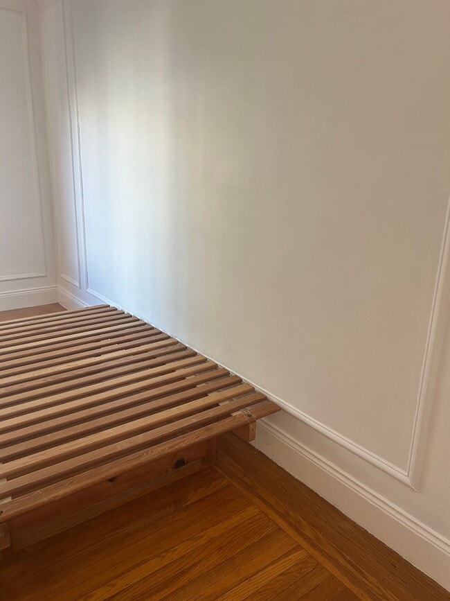 Building Photo - Russian Hill Large Studio Condo!