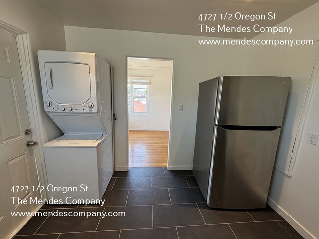 Building Photo - 4727 1/2 Oregon St.-