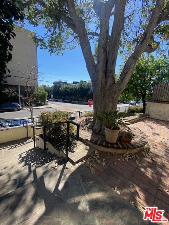 Building Photo - 1600 N Martel Ave