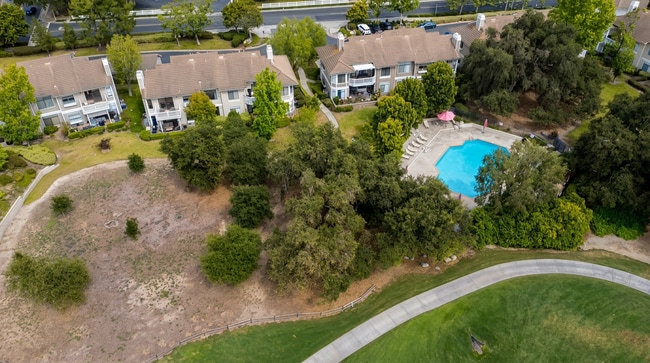Building Photo - 31 Oak Knolls
