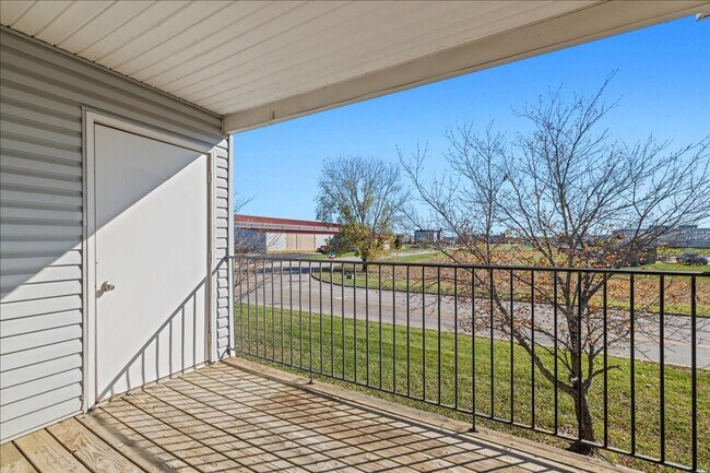 Building Photo - Cross Pointe Business Park***Walking Distance to Costco***2 Bedroom Apartment Promenade Developme...