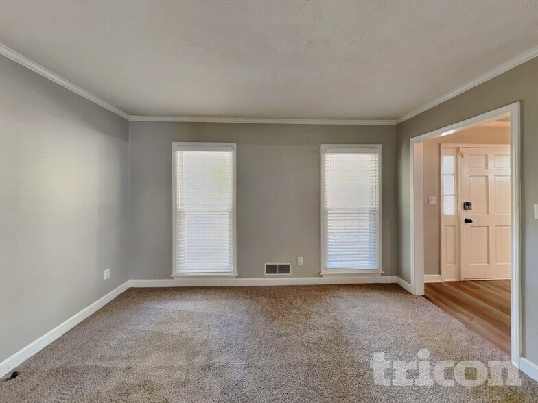 Building Photo - 125 Tanglewood Dr