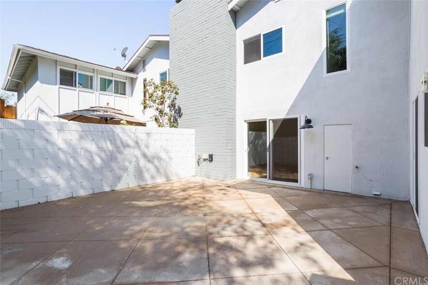 Building Photo - 2426 Lesparre Way