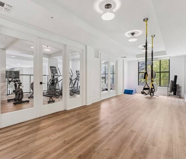 Building Photo - 4504 W Spruce St