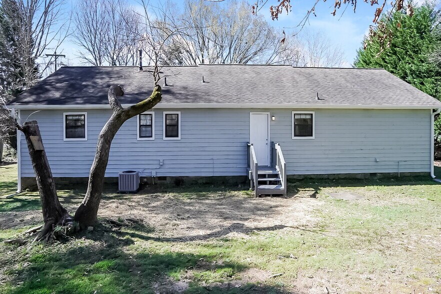Building Photo - 6150 Central Church Rd