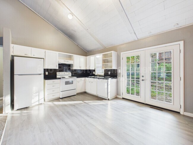 Building Photo - 7156 Woodson Rd