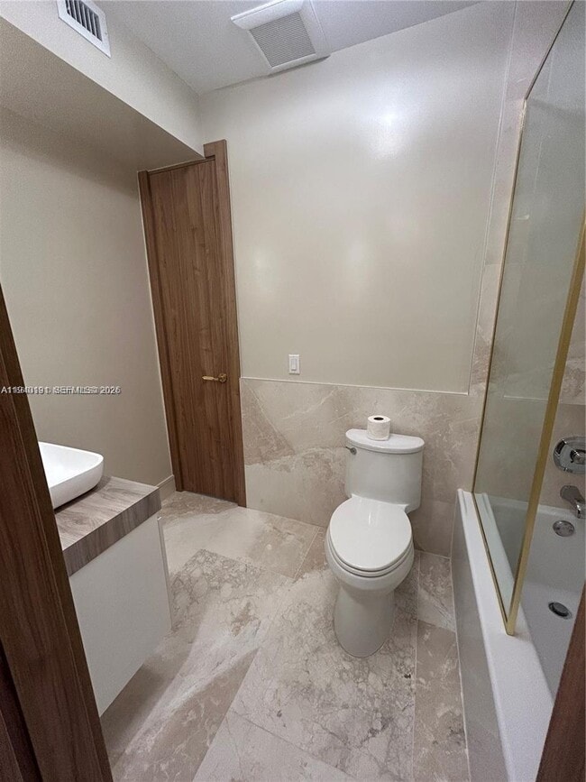 Building Photo - 1060 92nd St