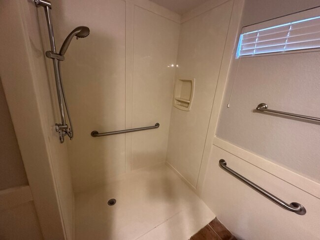 Building Photo - 18712 Rosalea Way