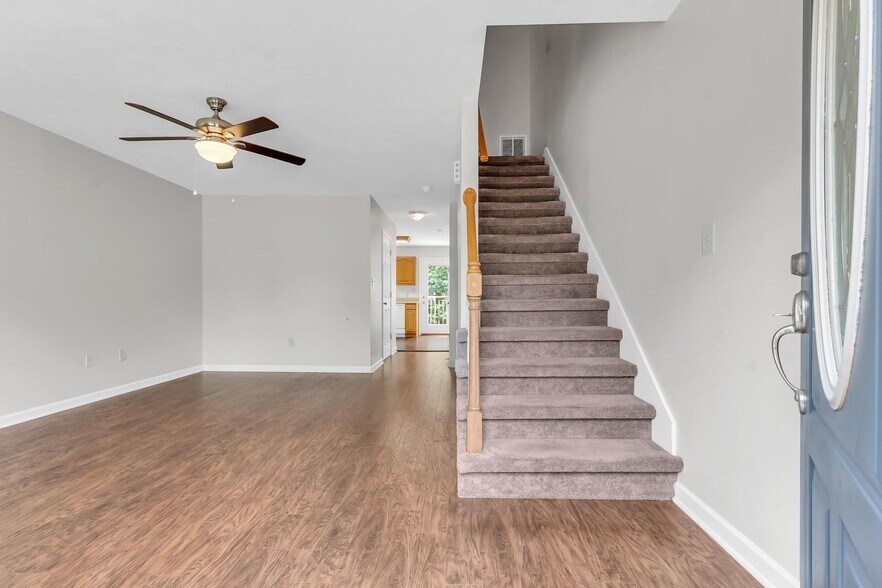 Building Photo - 228 Amanda Ln