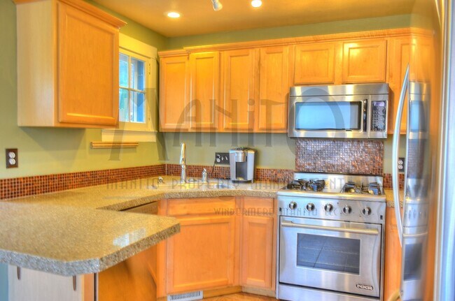 Building Photo - Stunning Brick Home near Audubon Park