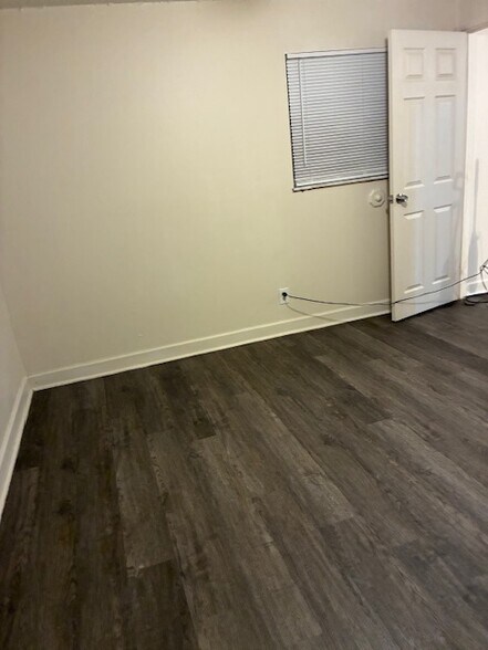 Building Photo - 5808 Stieren Dr