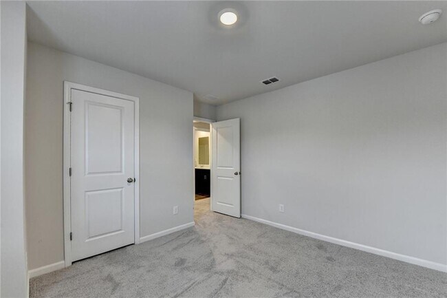 Building Photo - 2214 Whitworth St