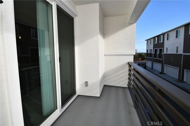 Building Photo - 1487 Skyline Ln