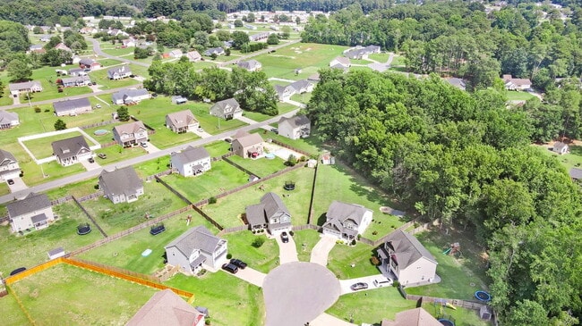 Building Photo - 111 E Berkshire Ct