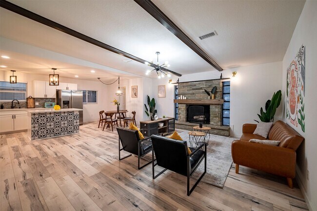 Building Photo - 5918 Lattimer Dr
