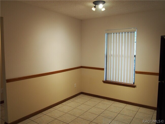 Building Photo - 210 Talmage Ave