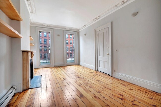 Building Photo - 520 Manila Ave