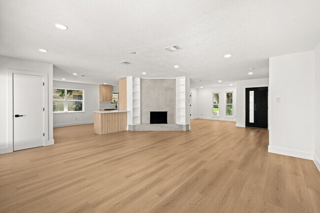 Building Photo - 7631 Westwind Ln