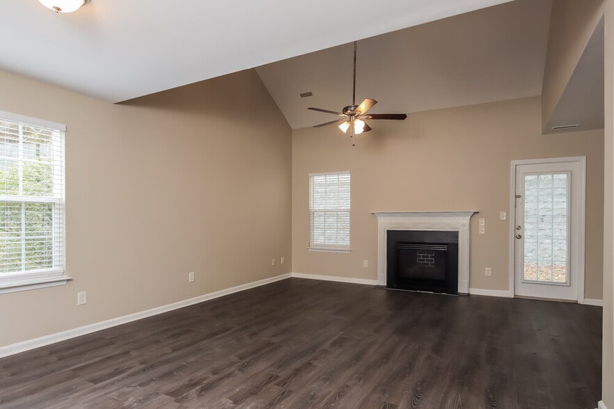 Building Photo - 3952 Tyler Bluff Ln