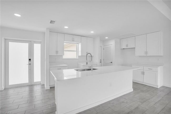 Building Photo - 2812 15th St SW