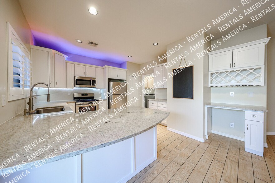 Building Photo - 17219 N 19th Run