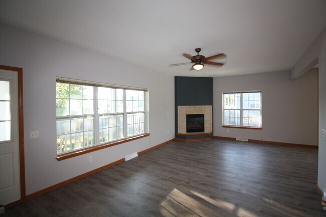 Building Photo - 4231 Owl Creek Dr