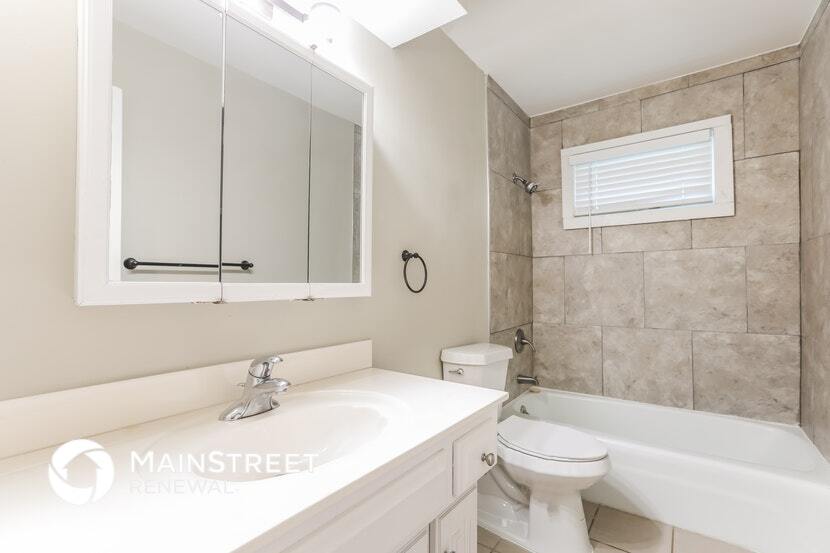 Building Photo - 11955 Sycamore Ave