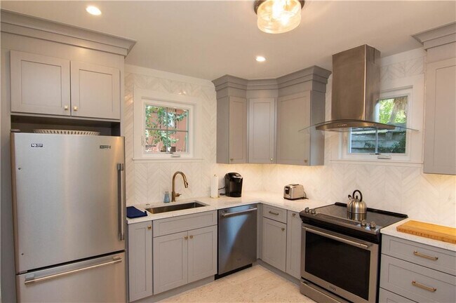 Building Photo - 112 Fish Fever Ln