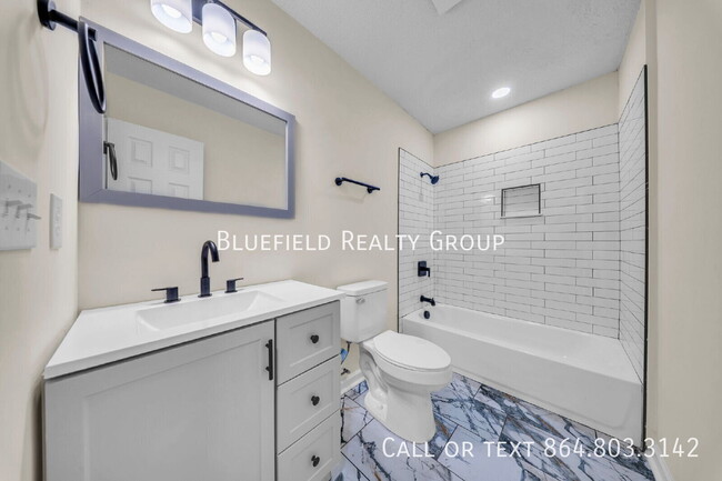 Building Photo - 130 Harmony Dr