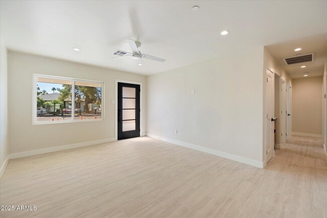 Building Photo - 7754 E Verde Ln