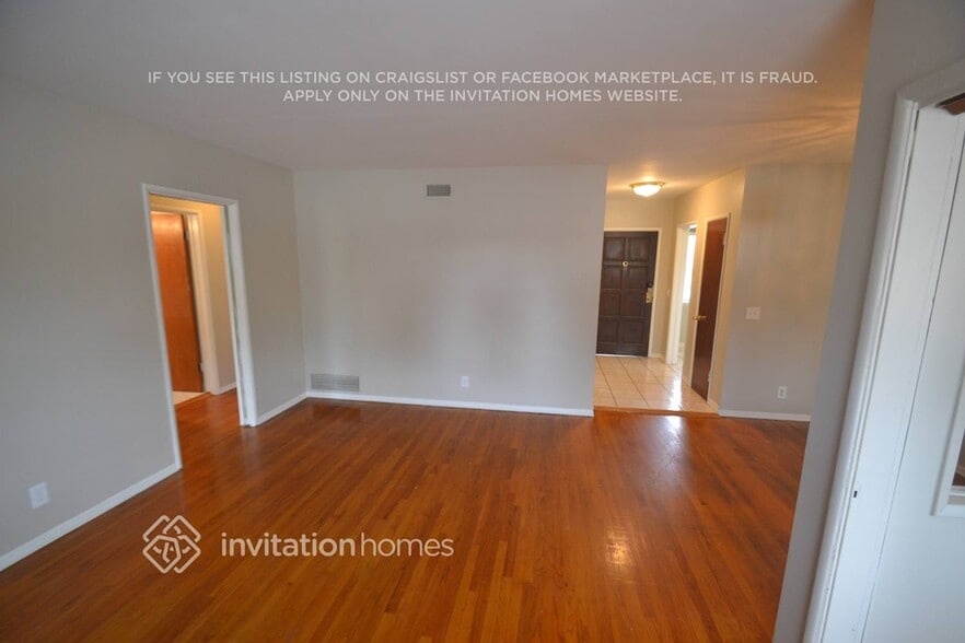 Building Photo - 2602 W 112th St