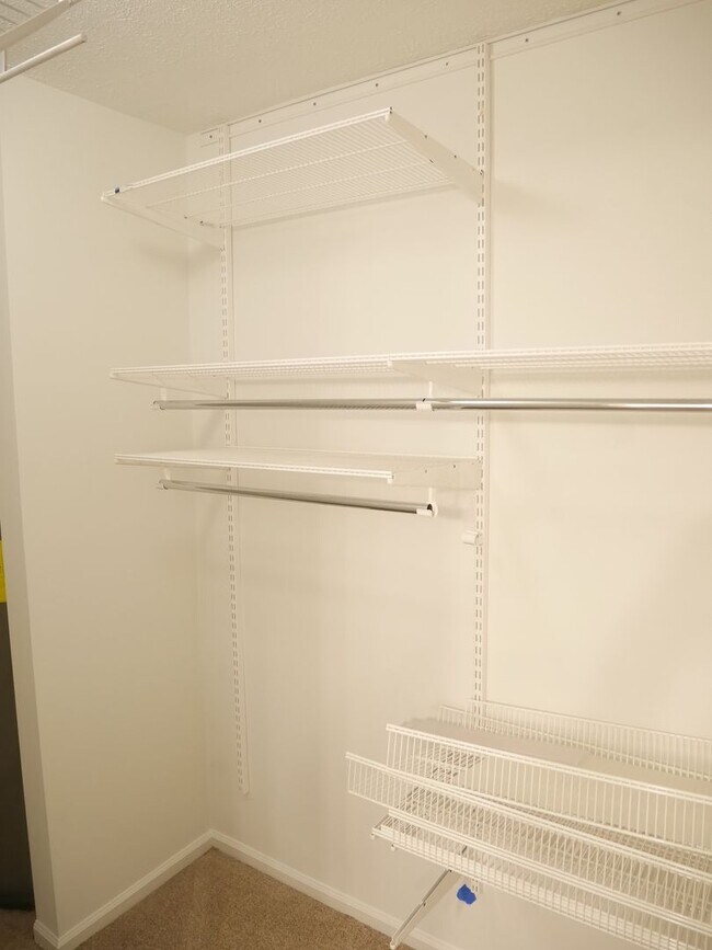 Building Photo - RENT SPECIAL - 1/2 SECOND MONTHS RENT - Charming Condo in Gaithersburg, MD