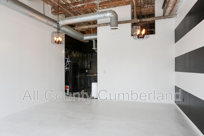 Building Photo - 326 Nelson St SW