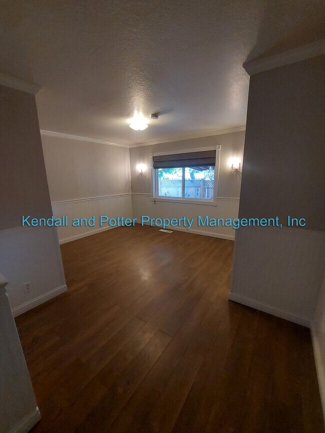 Building Photo - 5737 Soquel Dr