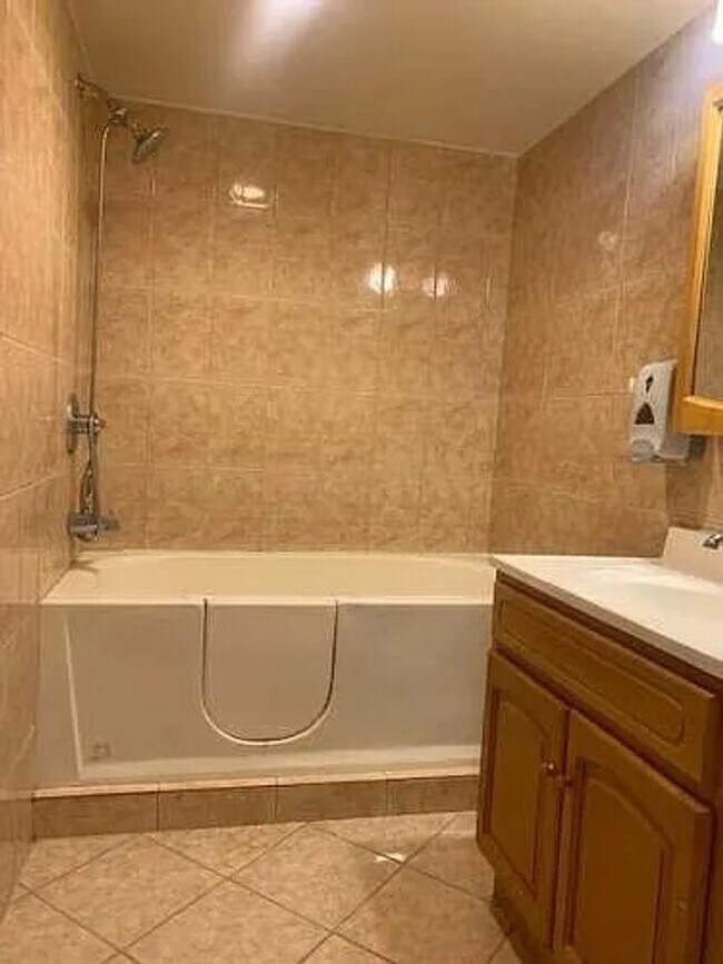 Building Photo - For Rent - Charming 2 Bed / 1 Bath Home in Stormville, NY (1,000 Sq Ft)