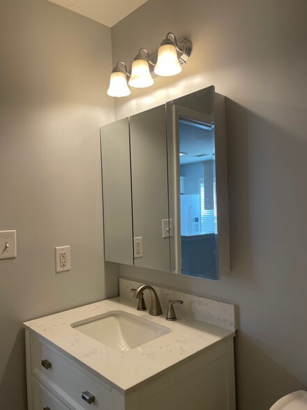 Building Photo - 7123 Belize Dr