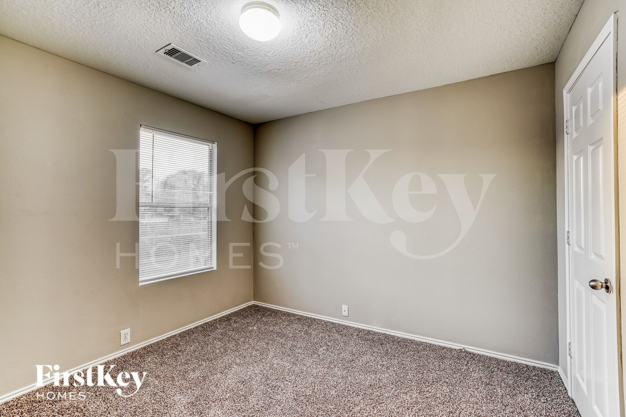 Building Photo - 6331 Scotchwood Dr