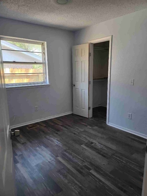 Building Photo - 4912 S Fairmont Ave